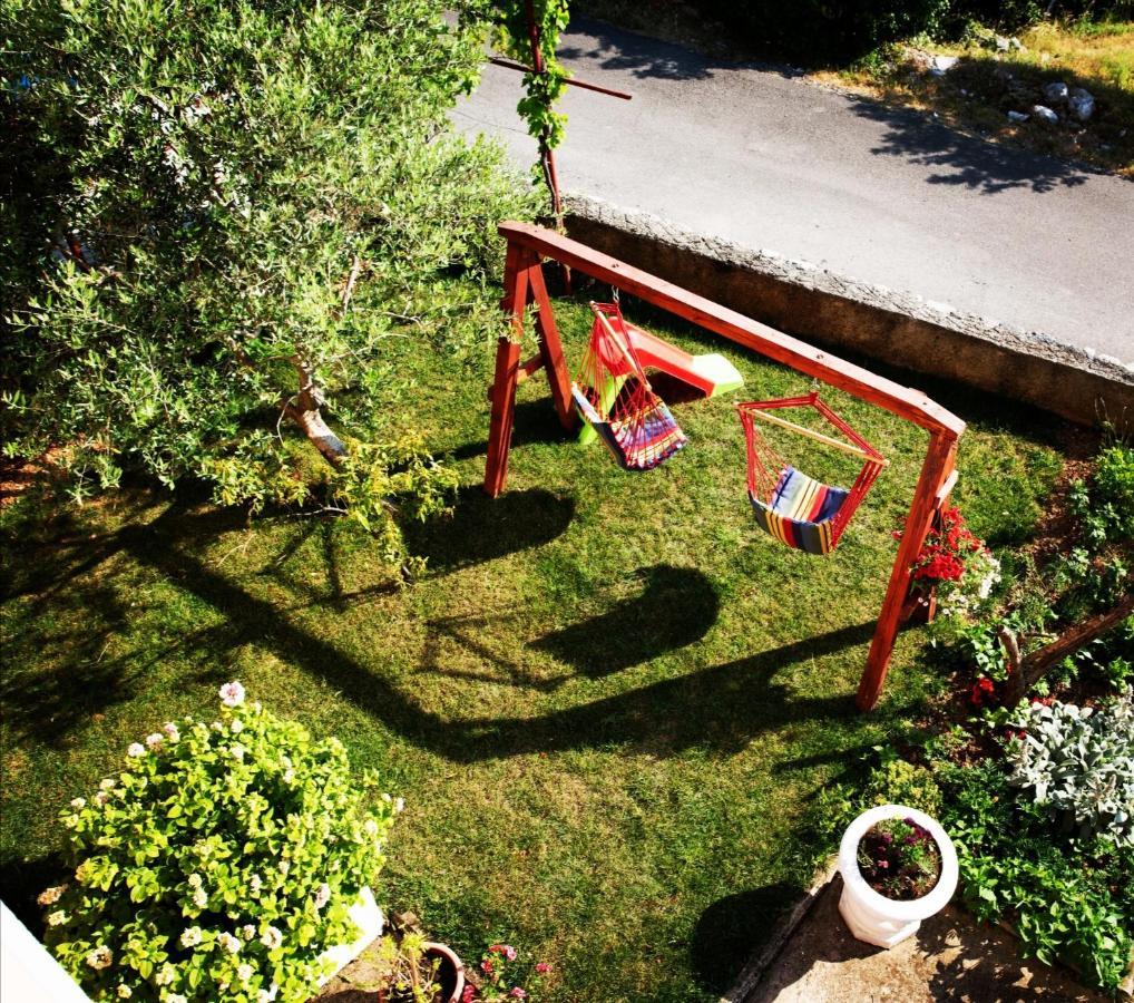 Apartman Ivana Grizane-Belgrad ภายนอก รูปภาพ