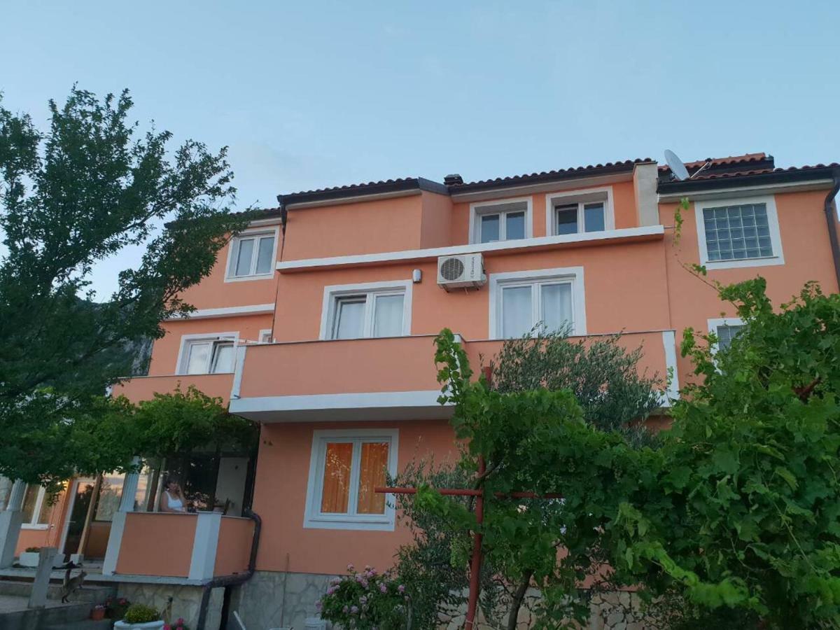 Apartman Ivana Grizane-Belgrad ภายนอก รูปภาพ